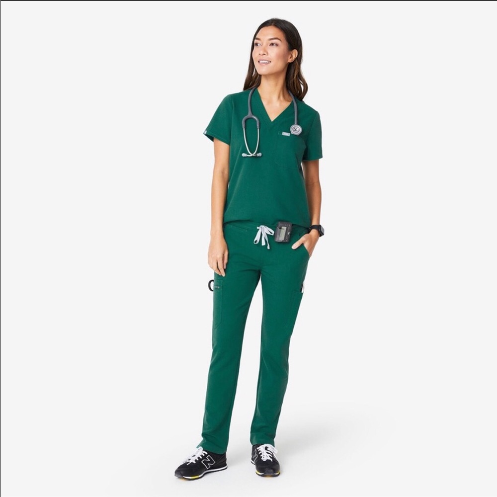 Figs Hunter Green Scrub Set- Small/Small Petite